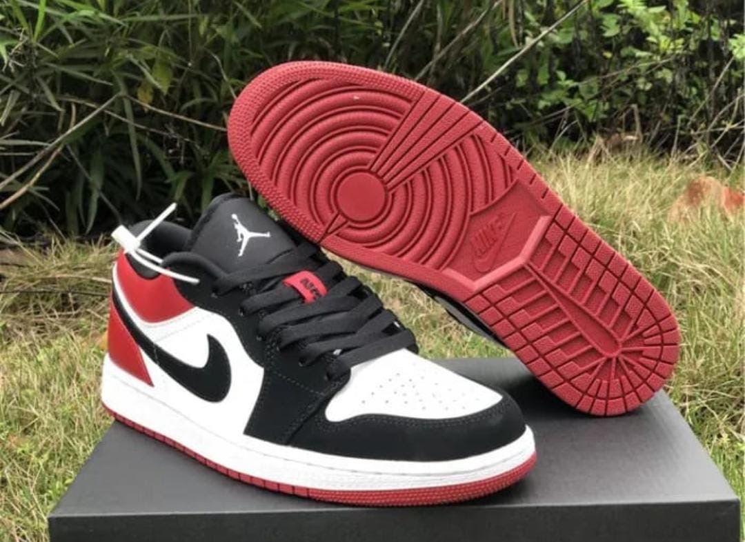 Jordan 1 Low Black Red White